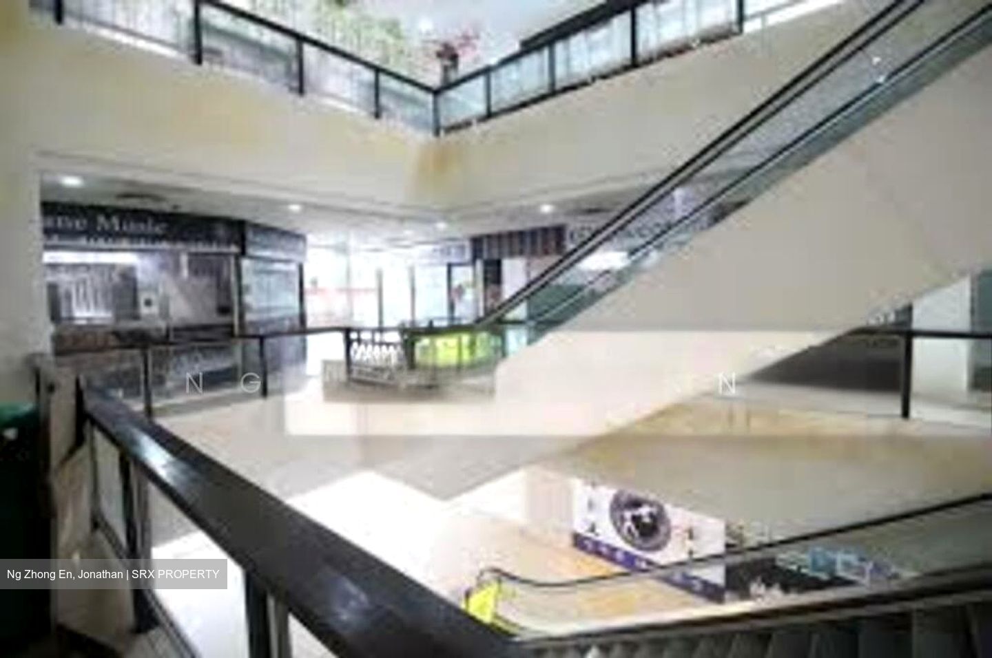 Upper Serangoon Shopping Centre (D19), Retail #573457421